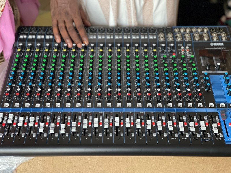Table mixage mg 16 piste