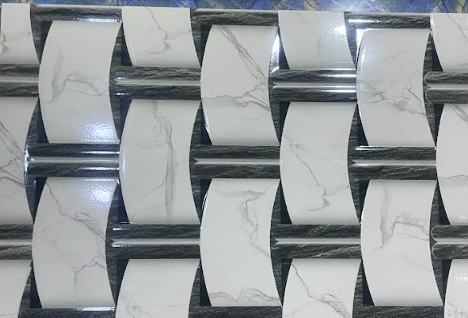 Carreau avec motif de rouleau de papier de toilette