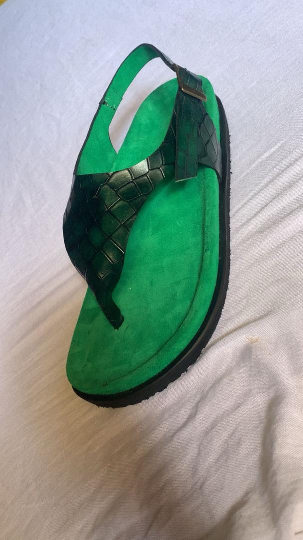 Sandales en cuir effet croco