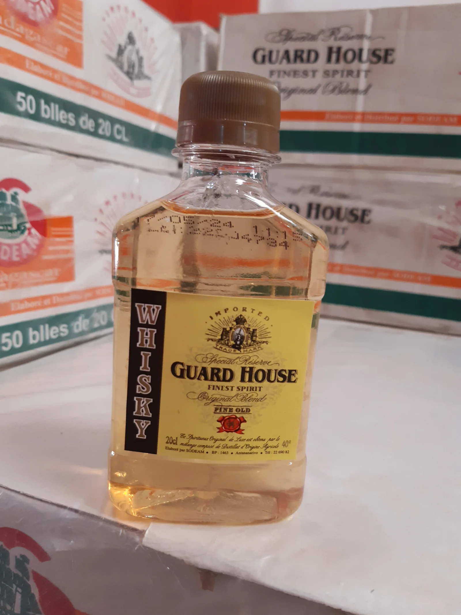 WHISKY GUARDHOUSE 20cl ( 1000 Cartons ) — vue 1
