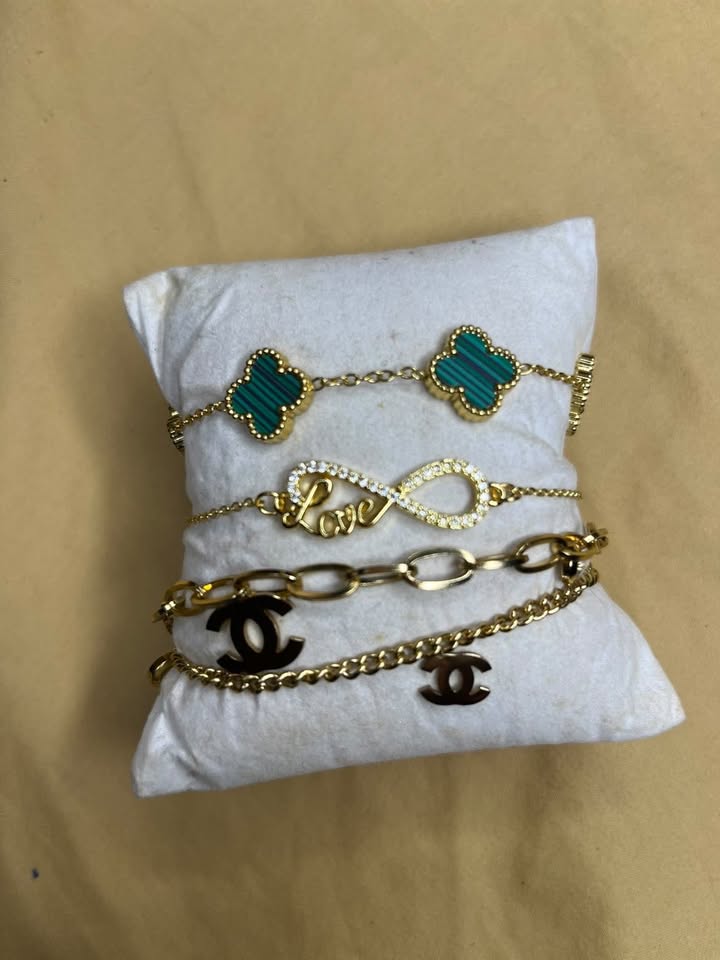 Ensemble de Bracelets Dorés Femme – Trèfles Verts & Infini — vue 1